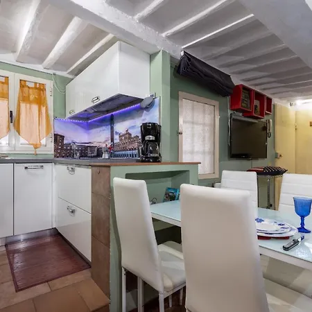 Altido Stylish Flat For 4 With Balcony, Perfect Centre * 锡耶纳